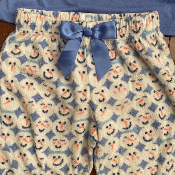 Sleep On It Snowmen “HoliYay!” Pajama Set - Picture 3 of 9